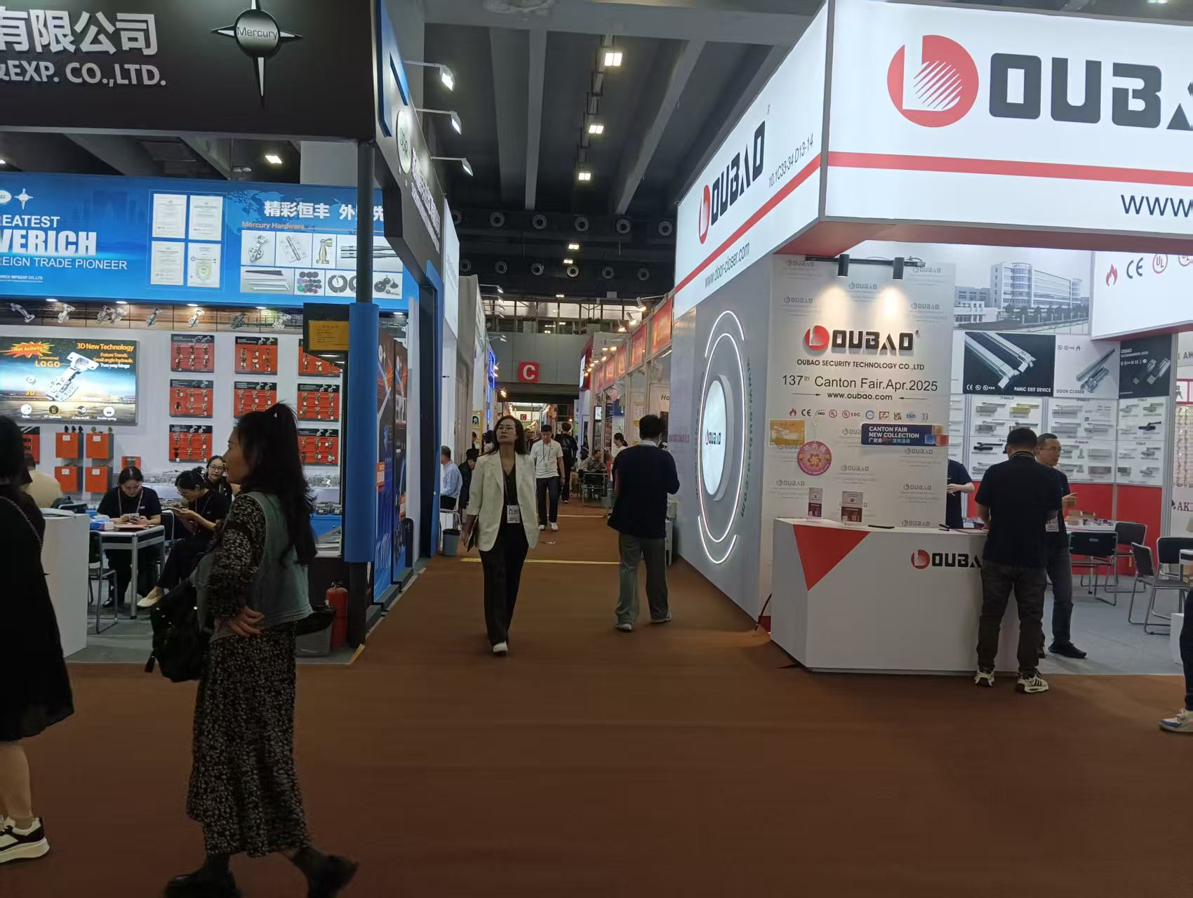 goldenpapergroup-in-_137th-Canton-fair-4.png
